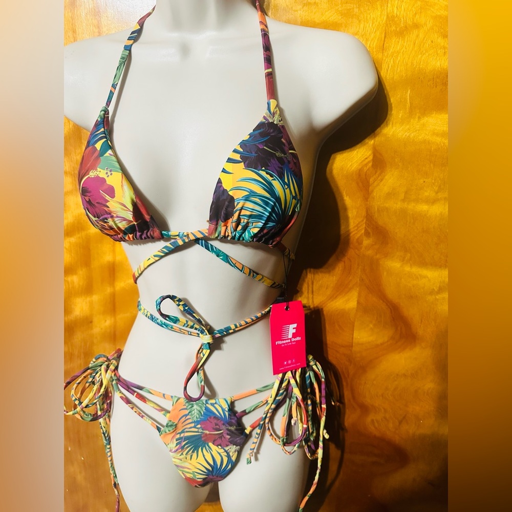 Strappy tropical Swim wear set size M new